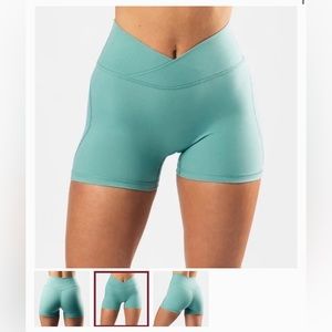 Alphalete Sage Size Medium Surface Power Shorts New w/o tags